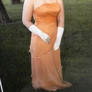 Prom dress Beautiful orange strapless gown